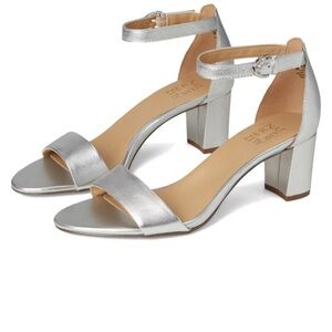 NIB Women’s Silver Naturalizer® Vera Heeled Leather Sandal Size 12